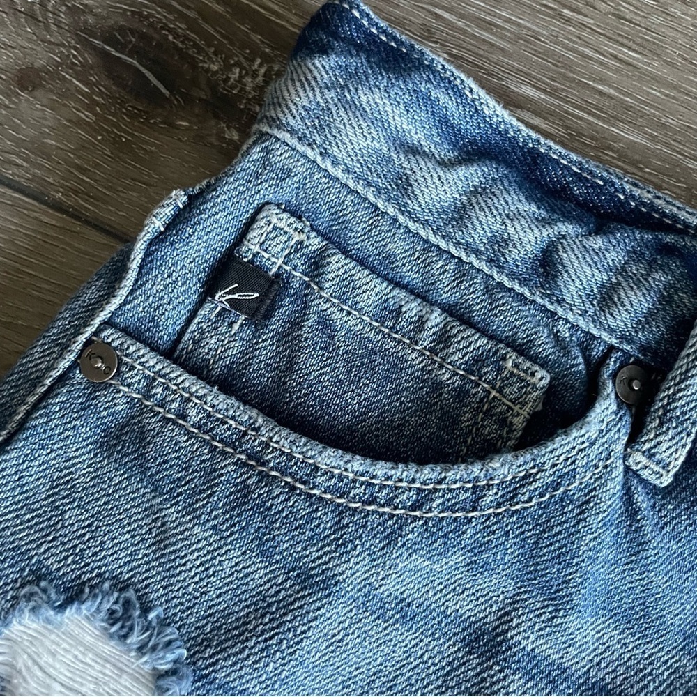 Kancan Fray Hem Exposed Button High Rise Jean Shorts Medium Wash Size Medium - Picture 7 of 11